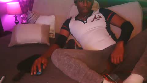 Snapshot of skyonetoo3 chatting on November 3, 4:14 am skyonetoo3 online show from November 3, 4:14 am