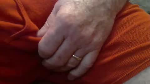 Snapshot of skypylot chatting on February 10, 6:12 pm ResqPylot2 online show from February 10, 6:12 pm