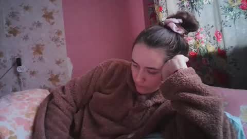 skyressie333 online show from December 16, 11:22 am