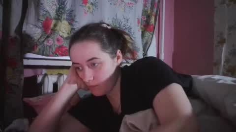 skyressie333 online show from December 26, 4:47 pm