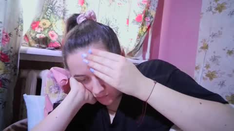 skyressie333 online show from January 13, 8:47 am