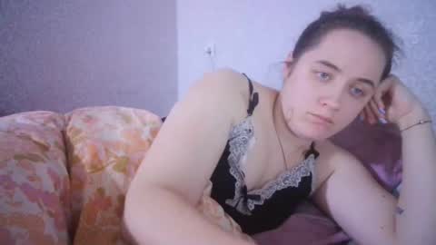 skyressie333 online show from February 9, 9:17 pm