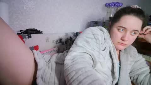 skyressie333 online show from February 20, 8:47 pm