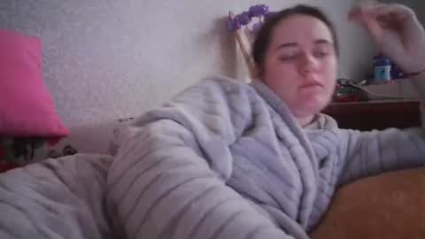 skyressie333 online show from February 27, 1:38 pm