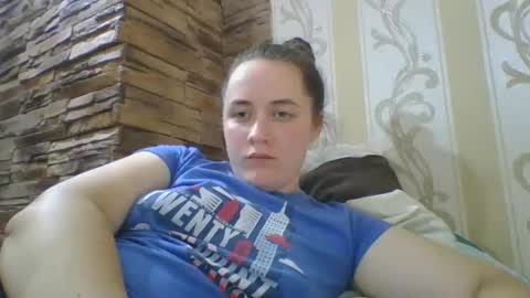 skyressie333 online show from October 3, 7:55 pm