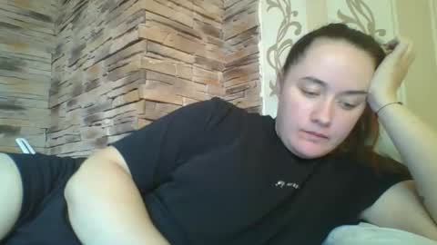 skyressie333 online show from October 15, 8:03 am