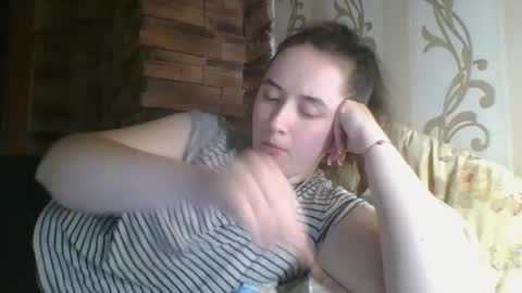 skyressie333 online show from November 26, 9:05 pm