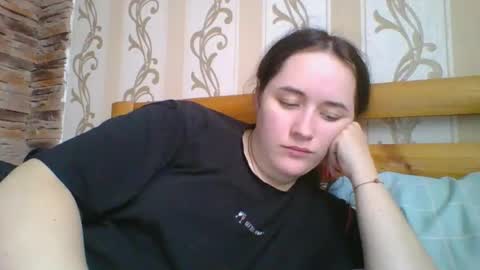 skyressie333 online show from January 8, 9:33 am