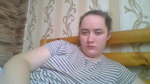 skyressie333 online show from February 14, 12:24 pm