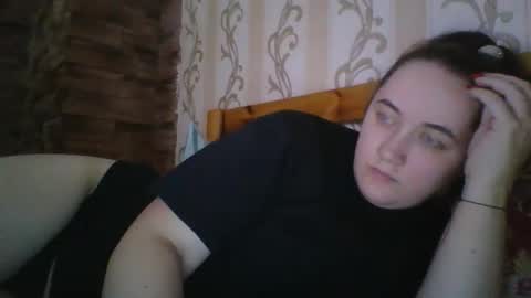 skyressie333 online show from February 27, 9:04 pm