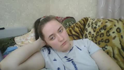 skyressie333 online show from March 17, 7:39 pm