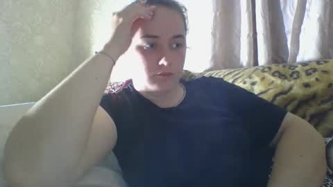 Snapshot of skyressie333 chatting on June 4, 7:09 pm skyressie333 online show from June 4, 7:09 pm