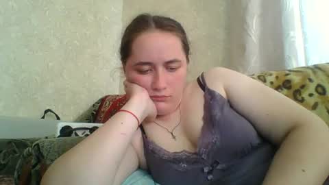 Snapshot of skyressie333 chatting on June 15, 2:41 pm skyressie333 online show from June 15, 2:41 pm