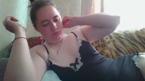 Snapshot of skyressie333 chatting on June 24, 6:45 am skyressie333 online show from June 24, 6:45 am