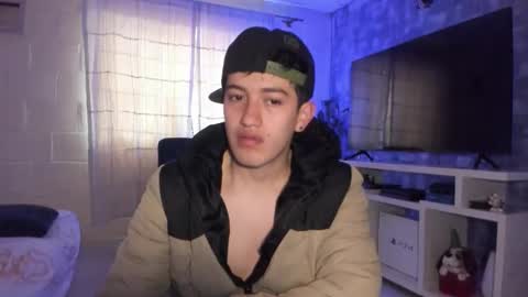 Snapshot of skyrid3r chatting on October 17, 3:25 pm Skyrider online show from October 17, 3:25 pm