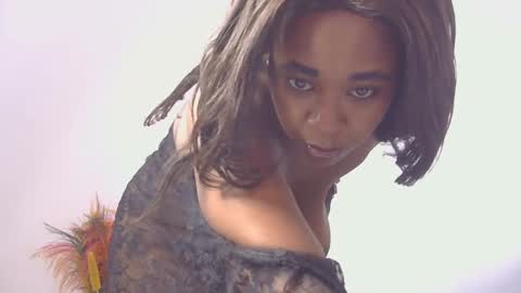 Snapshot of skyy_brown chatting on February 5, 12:38 pm Bella online show from February 5, 12:38 pm