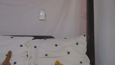 Snapshot of skyy_brown chatting on February 20, 3:12 am Bella online show from February 20, 3:12 am