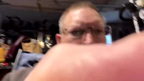 Snapshot of sl8one chatting on December 17, 12:55 pm sl8one online show from December 17, 12:55 pm