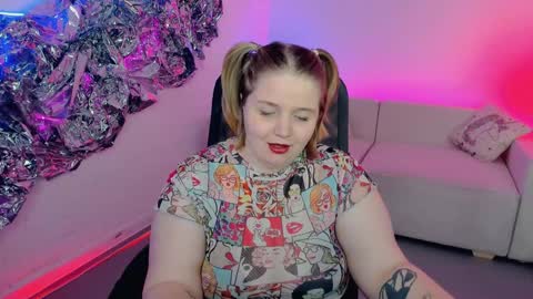 Snapshot of sladadeew chatting on January 8, 12:05 pm Slada Deew online show from January 8, 12:05 pm