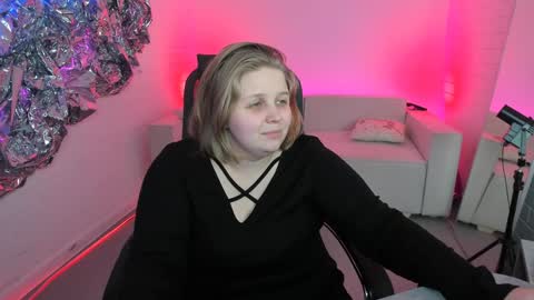 Snapshot of sladadeew chatting on January 15, 3:07 pm Slada Deew online show from January 15, 3:07 pm