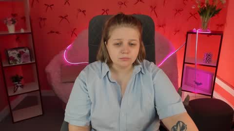 Snapshot of sladadeew chatting on January 20, 9:03 am Slada Deew online show from January 20, 9:03 am