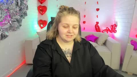 Snapshot of sladadeew chatting on February 15, 9:16 am Slada Deew online show from February 15, 9:16 am