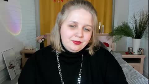 Snapshot of sladadeew chatting on February 21, 2:06 pm Slada Deew online show from February 21, 2:06 pm