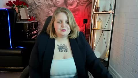 Snapshot of sladadeew chatting on February 24, 3:09 pm Slada Deew online show from February 24, 3:09 pm