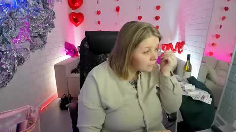 Snapshot of sladadeew chatting on March 8, 9:28 am Slada Deew online show from March 8, 9:28 am