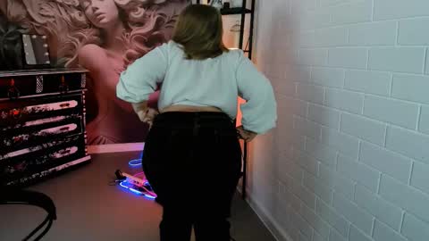 Snapshot of sladadeew chatting on October 10, 5:39 am Slada Deew online show from October 10, 5:39 am