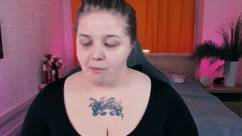 Snapshot of sladadeew chatting on November 5, 5:18 am Slada Deew online show from November 5, 5:18 am