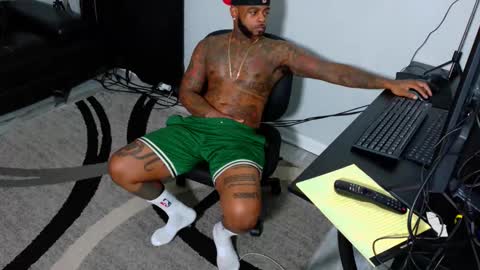 Snapshot of slangondemhoes chatting on November 22, 8:19 pm nasty twitter KASHCARTERATL online show from November 22, 8:19 pm