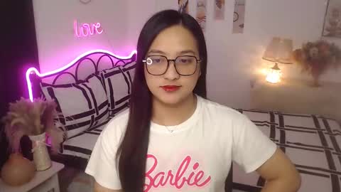 Snapshot of slave_amanda69 chatting on November 25, 8:36 am Queen Cyrine online show from November 25, 8:36 am