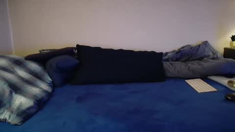 Snapshot of slaveboy17279 chatting on May 24, 1:21 am SexySlaveBoy online show from May 24, 1:21 am