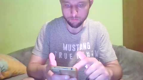 Snapshot of slaveboy32bi chatting on October 30, 11:27 pm slave boy perwers bdsmFEMDOM online show from October 30, 11:27 pm