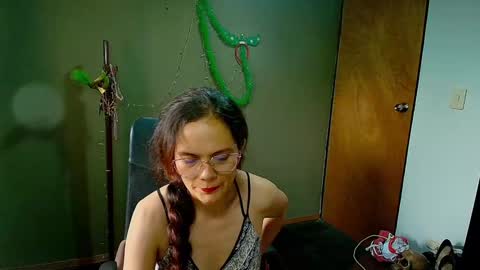 Snapshot of slavefuck chatting on January 14, 10:12 pm SlaveFuck online show from January 14, 10:12 pm