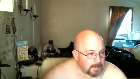 Snapshot of slavejim518 chatting on May 17, 3:41 pm slavejim online show from May 17, 3:41 pm