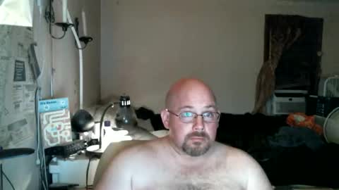 Snapshot of slavejim518 chatting on May 25, 4:29 am slavejim online show from May 25, 4:29 am