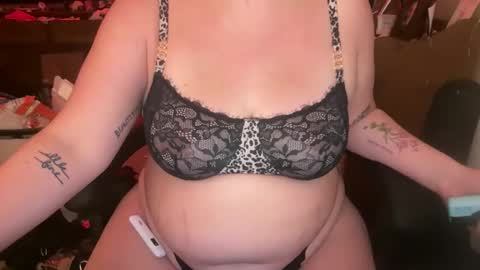 Snapshot of sleepyangel222 chatting on October 22, 1:06 am sleepyangel222 online show from October 22, 1:06 am