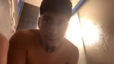Snapshot of slickbadboy chatting on February 19, 9:22 pm slickbadboy online show from February 19, 9:22 pm