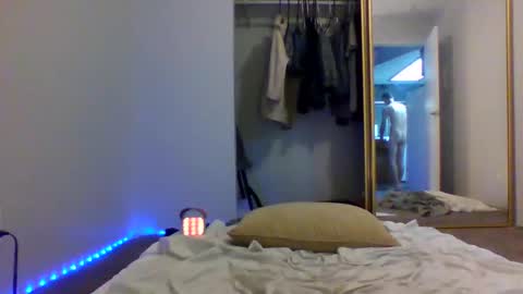 Snapshot of slickdickfreak chatting on March 15, 10:27 pm slickdickfreak online show from March 15, 10:27 pm