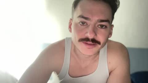 Snapshot of slickmass chatting on March 3, 2:04 am SlickMass online show from March 3, 2:04 am