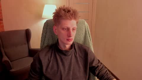 Snapshot of slim_andy chatting on December 5, 6:54 am Andy online show from December 5, 6:54 am