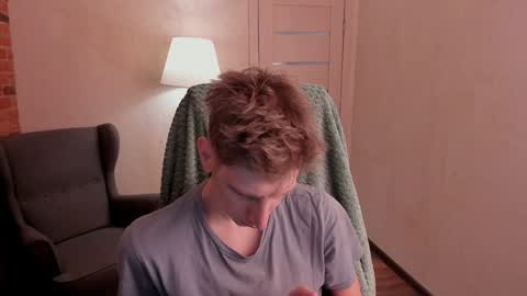 Snapshot of slim_andy chatting on December 6, 6:48 am Andy online show from December 6, 6:48 am