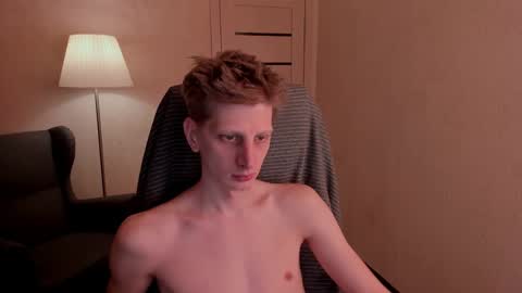 Snapshot of slim_andy chatting on December 19, 1:07 pm Andy online show from December 19, 1:07 pm