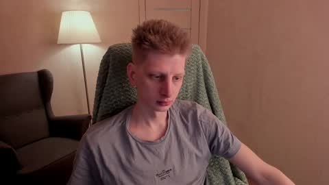 Snapshot of slim_andy chatting on January 2, 6:40 am Andy online show from January 2, 6:40 am