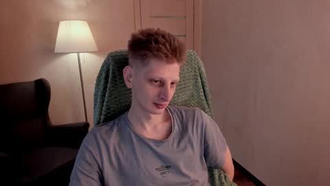 Snapshot of slim_andy chatting on January 4, 10:27 am Andy online show from January 4, 10:27 am