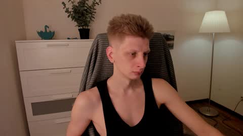 Snapshot of slim_andy chatting on January 5, 10:32 am Andy online show from January 5, 10:32 am