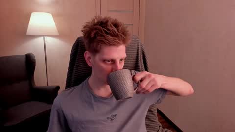 Snapshot of slim_andy chatting on February 6, 7:45 am Andy online show from February 6, 7:45 am