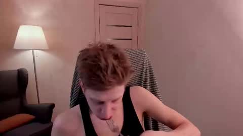 Snapshot of slim_andy chatting on February 16, 7:37 am Andy online show from February 16, 7:37 am